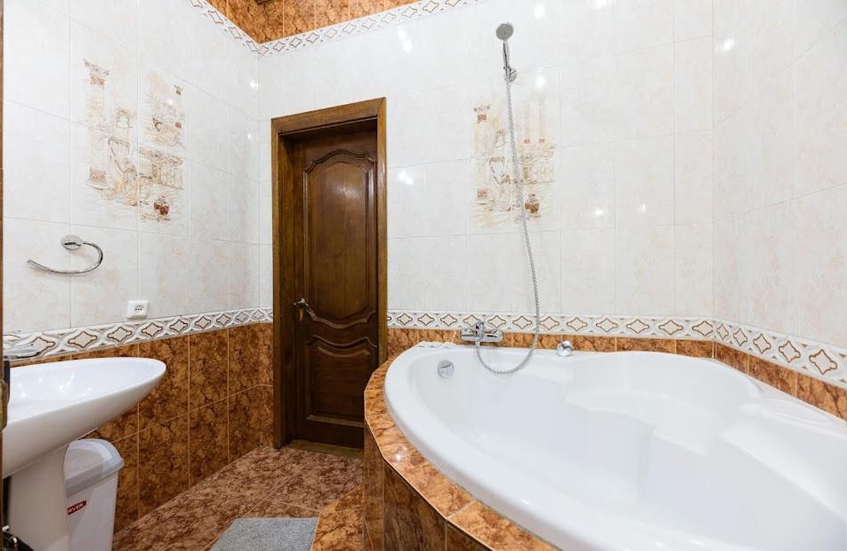 Apartment Arena City 911 Kiev Ngoại thất bức ảnh